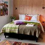 Q-factory Hotel 3*