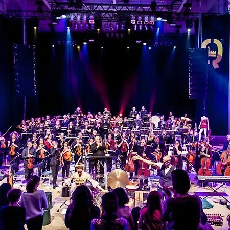 Q-factory Отель