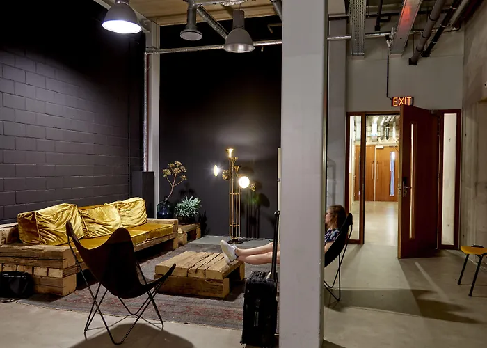 Q-factory Отель Амстердам