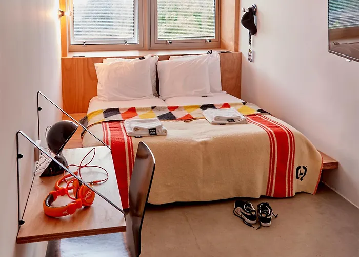 Q-factory 3* Амстердам